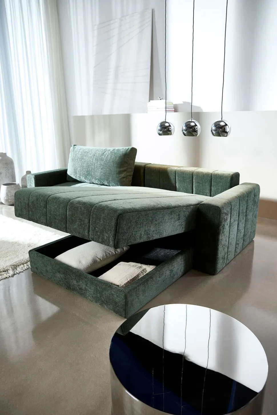 Akello Bäddsoffa Divan | Armstöd | 280 Avella Sand