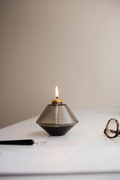 AKI Oljelampa Smoke Grey | Liten
