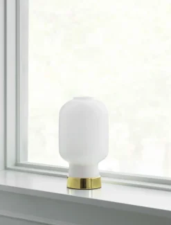 Amp Bordslampa Vit / Mässing