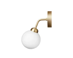 Apiales Vägglampa | Brushed Brass/Opal