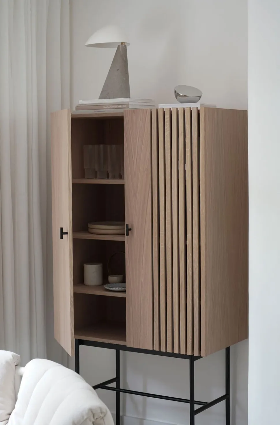 Array Highboard 80 | Vitpigmenterad