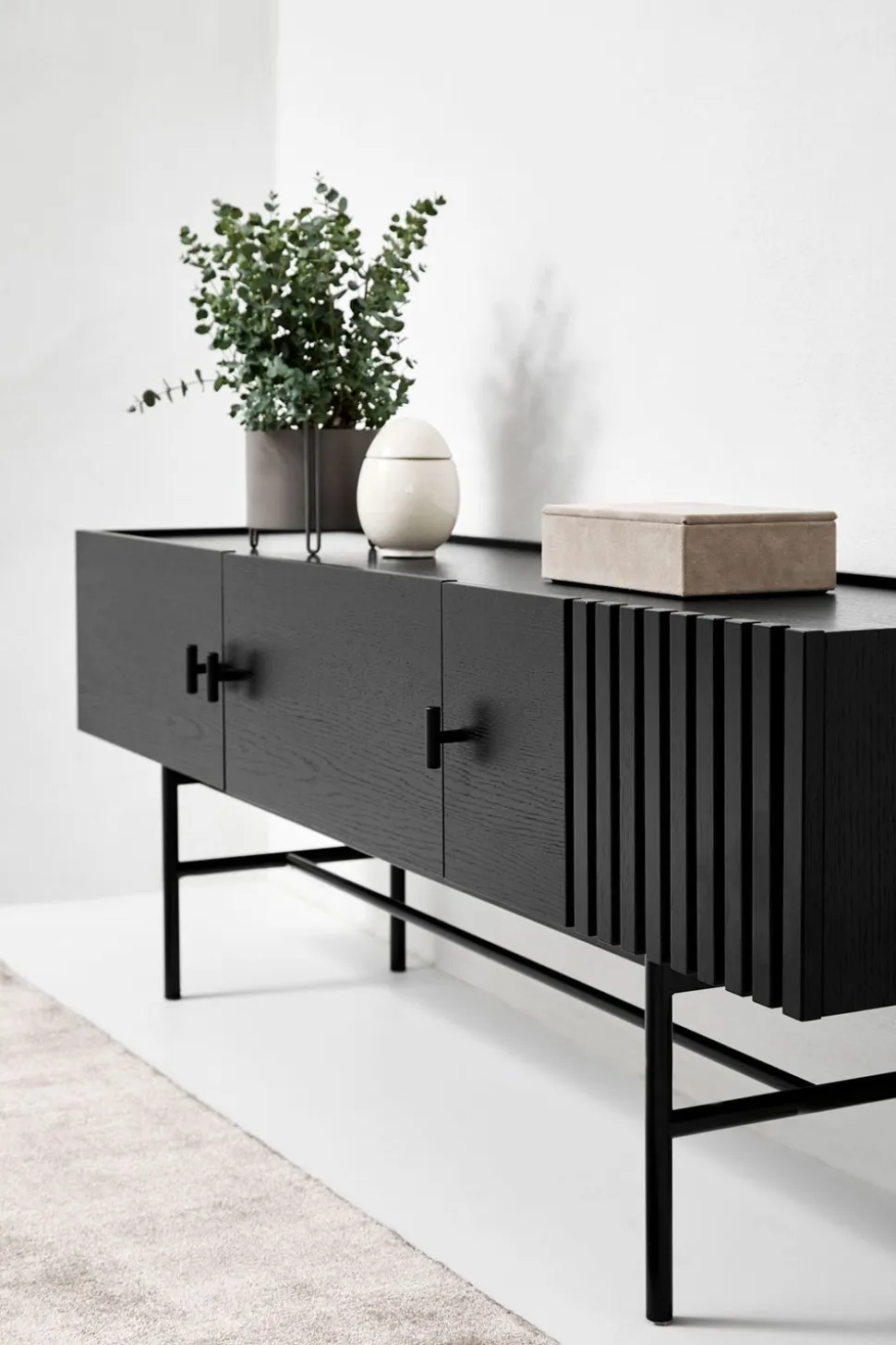 Array Sideboard Låg | Svart 150