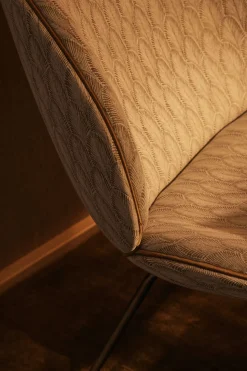 Beetle Lounge Chair | Helklädd, 4-star Base