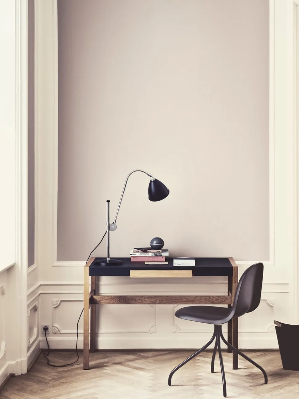 Bestlite BL1 Bordslampa | Krom, Vit