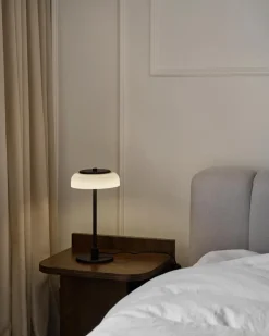 Blossi Bordslampa | Black/Opal