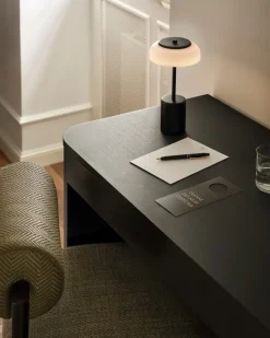 Blossi Table Mini Portabel Lampa | Black/Opal