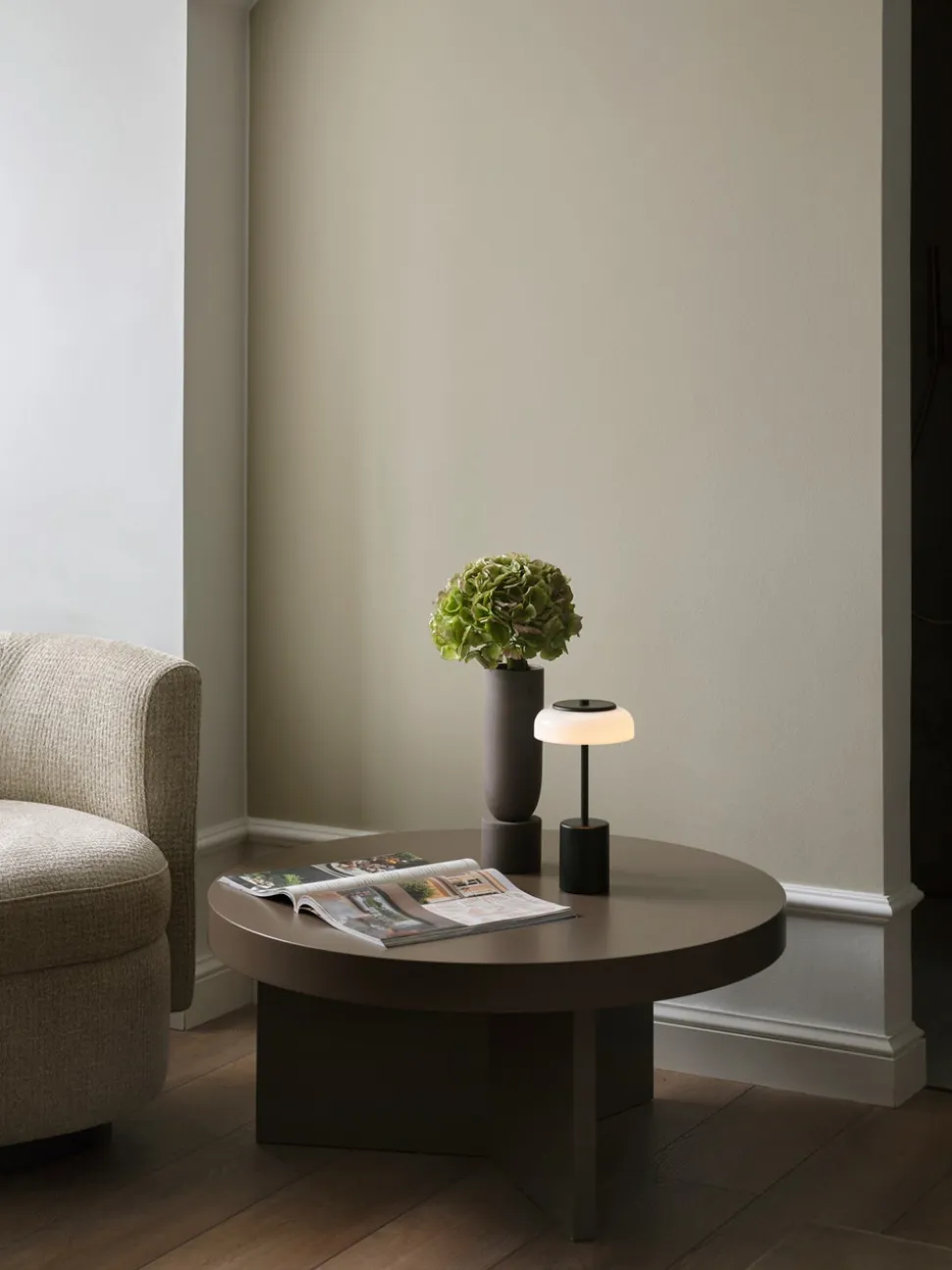 Blossi Table Mini Portabel Lampa | Black/Opal