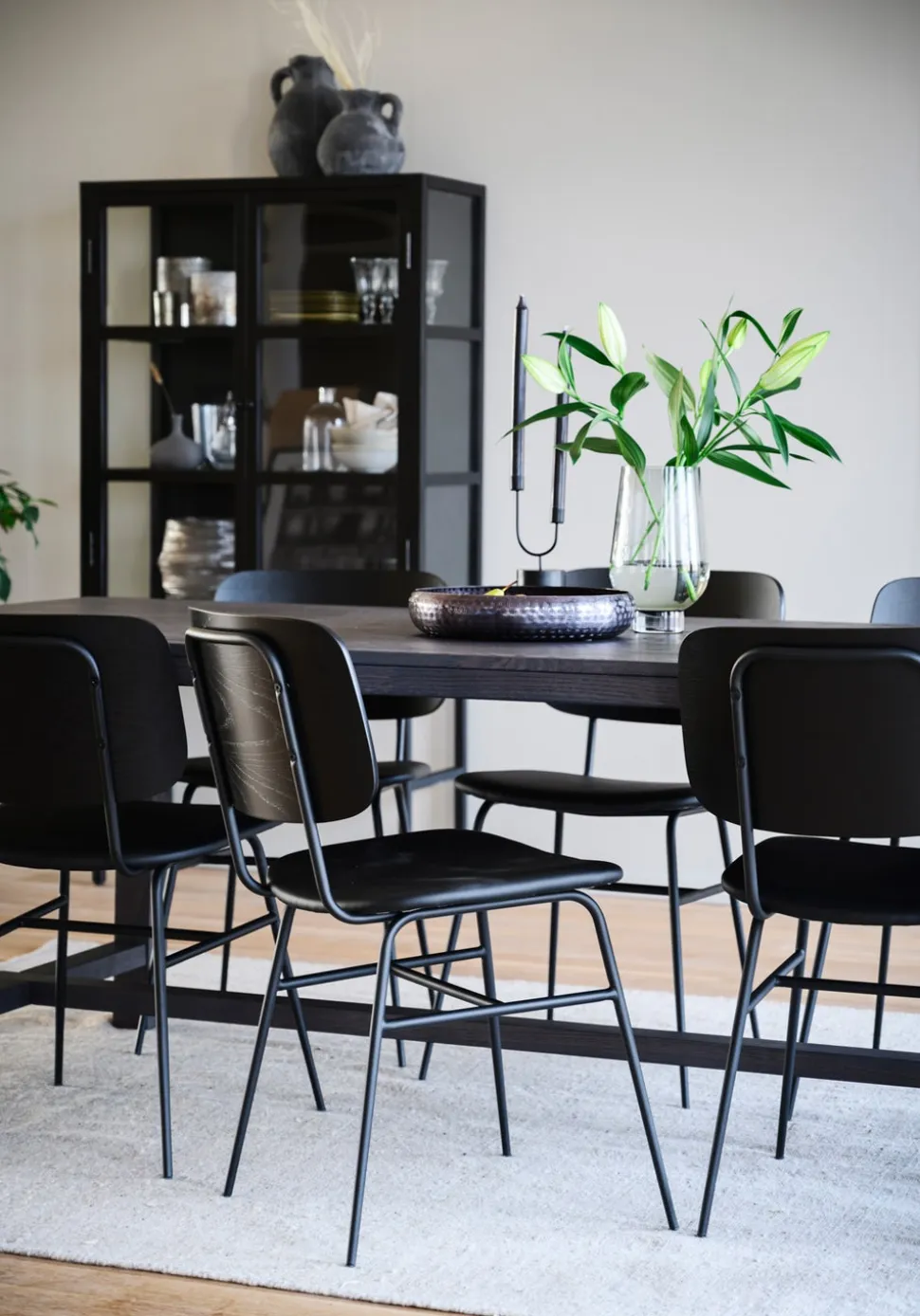 Brent Stol | Svart ask, Svart