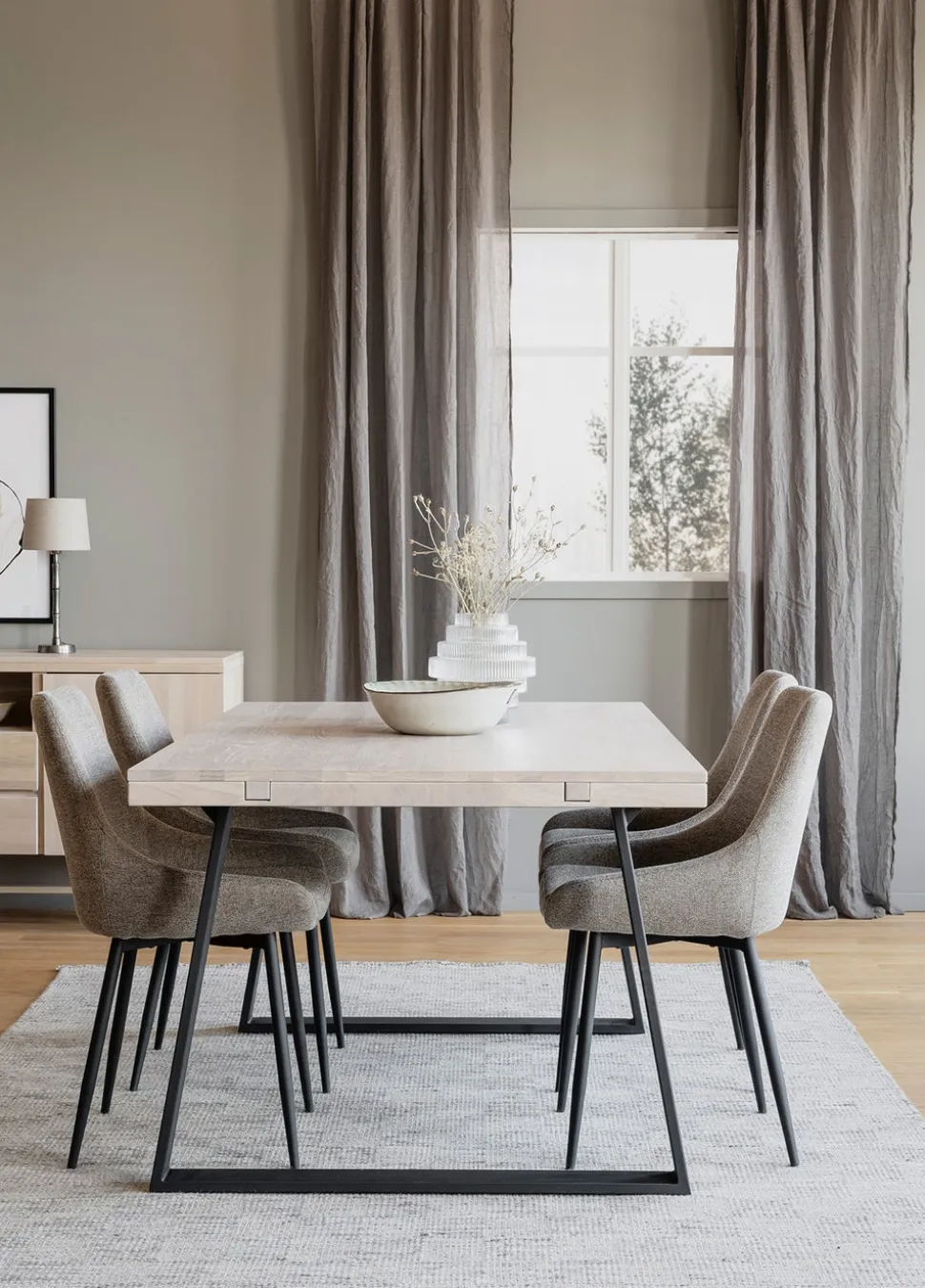 Brooklyn Matbord 170 Vitpig | U-stativ