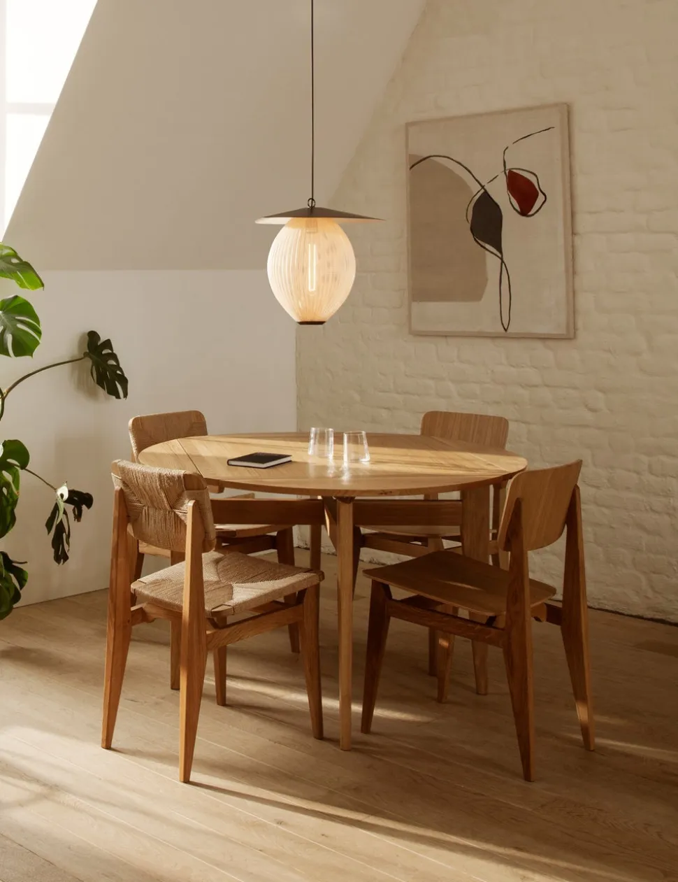 B-Table Matbord Valnöt 85x85/Ø116