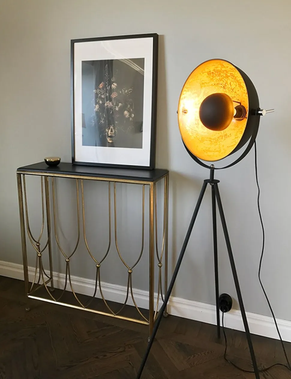 Captain Mini Golvlampa | Sandsvart / Guld