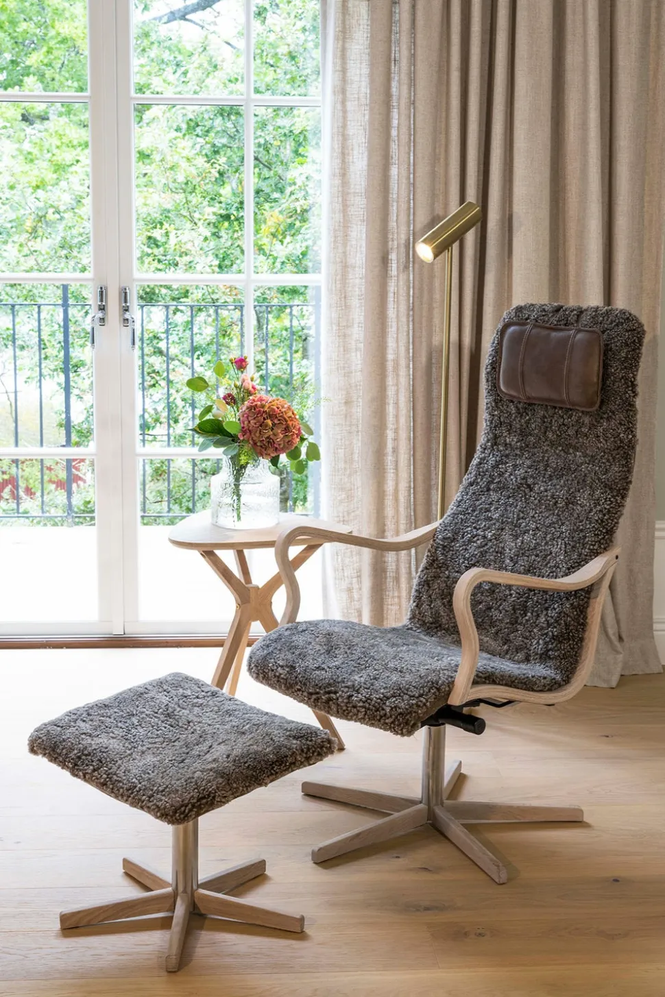 Chic Fåtölj med Pall | Metall, Fårskinn