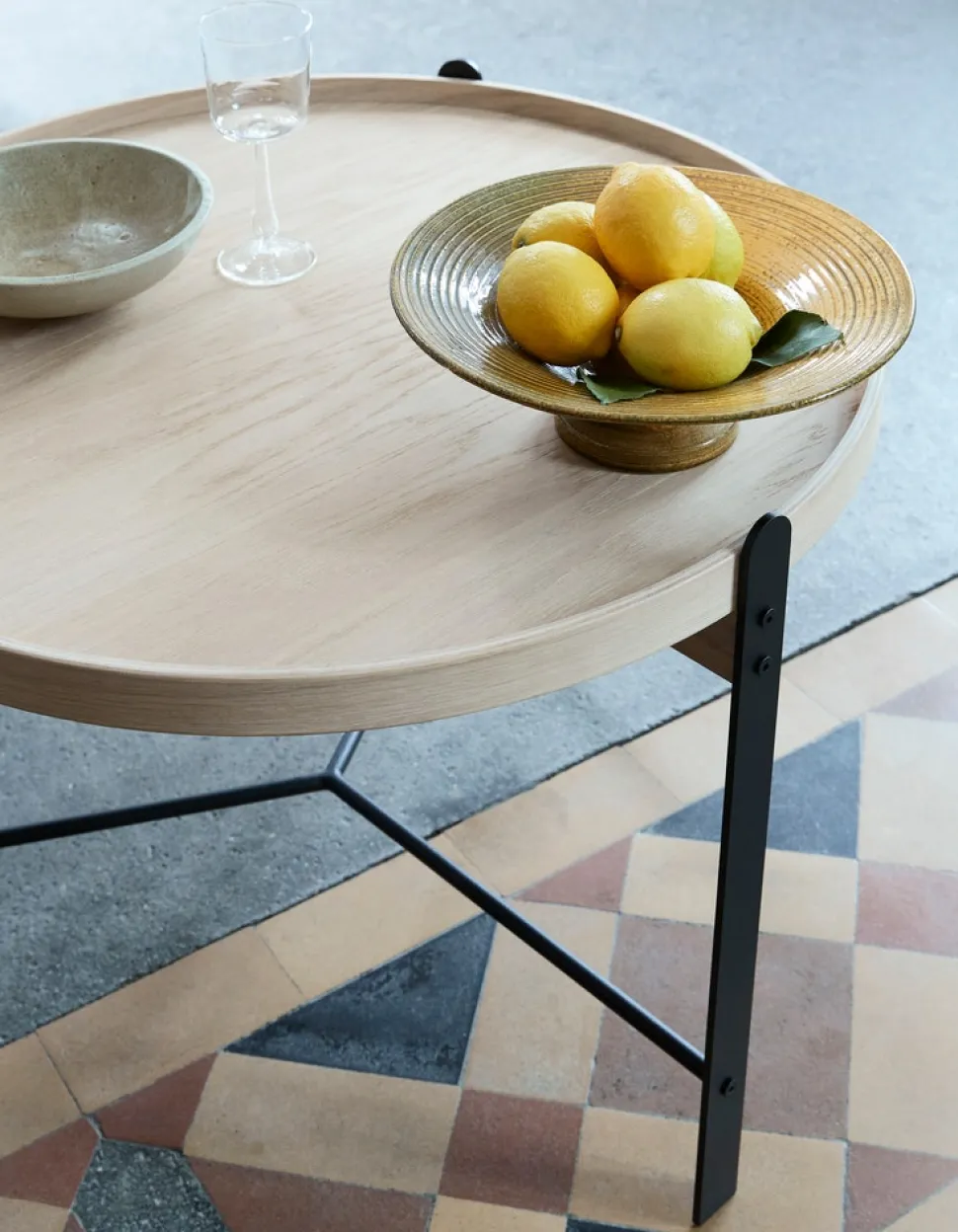 Compose soffbord Ø70 Vitoljad ek | Svart
