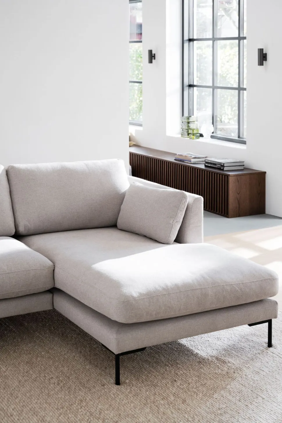 Corwin Divansoffa m Schäslong H | Tyg Rita 1 Ljusbeige
