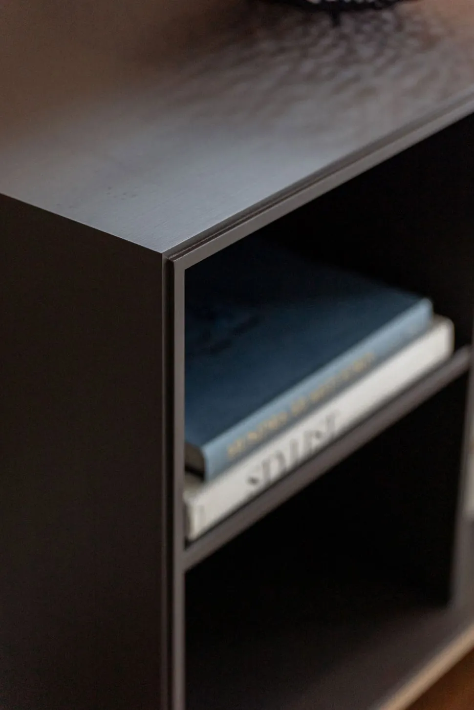 Edge 2.0 Bokhylla | Black/ Burned Walnut | 3 Hyllor