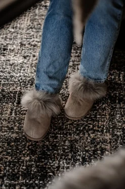 Evelina Fårskinnstofflor Stone | Storlek 36