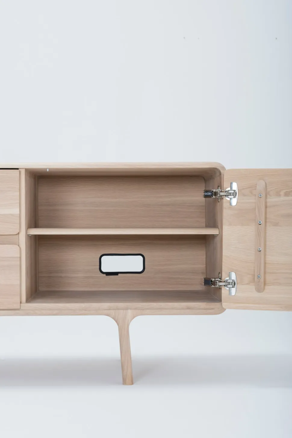 Fawn sideboard 180
