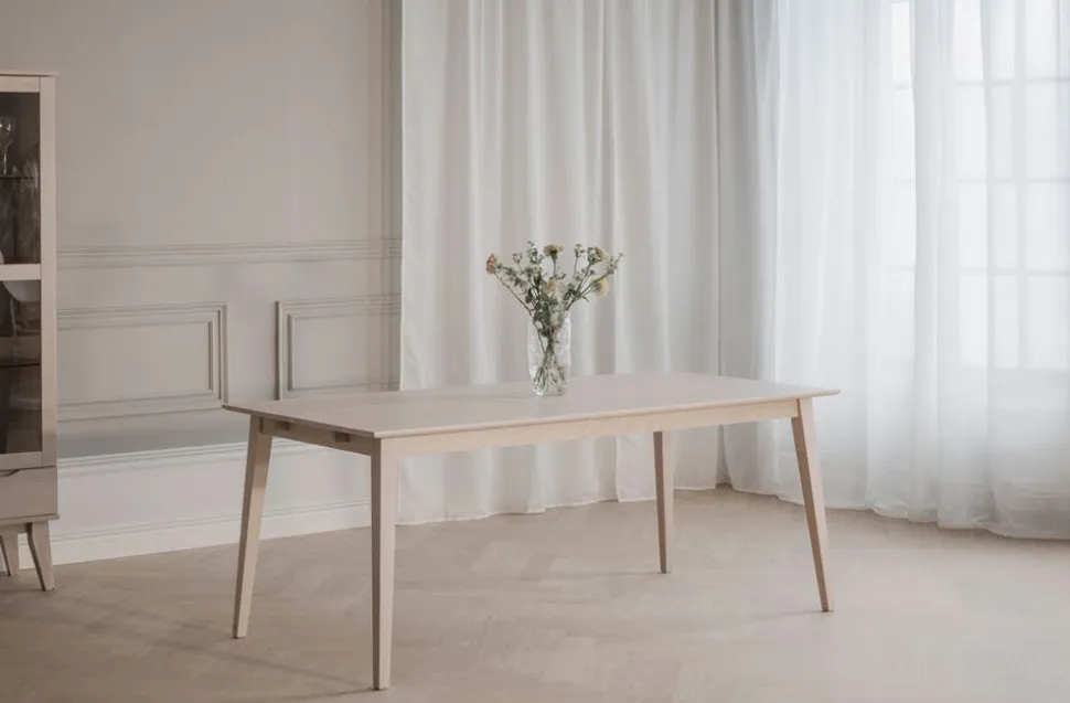 Filippa Matbord | 180 Vitpigm. Ek