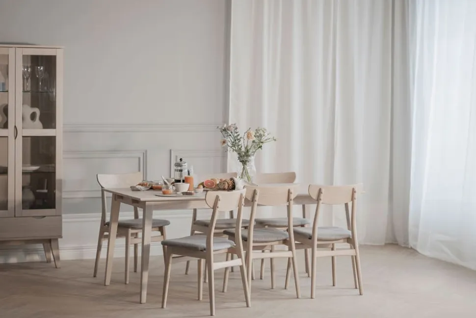 Filippa Matbord | 180 Vitpigm. Ek