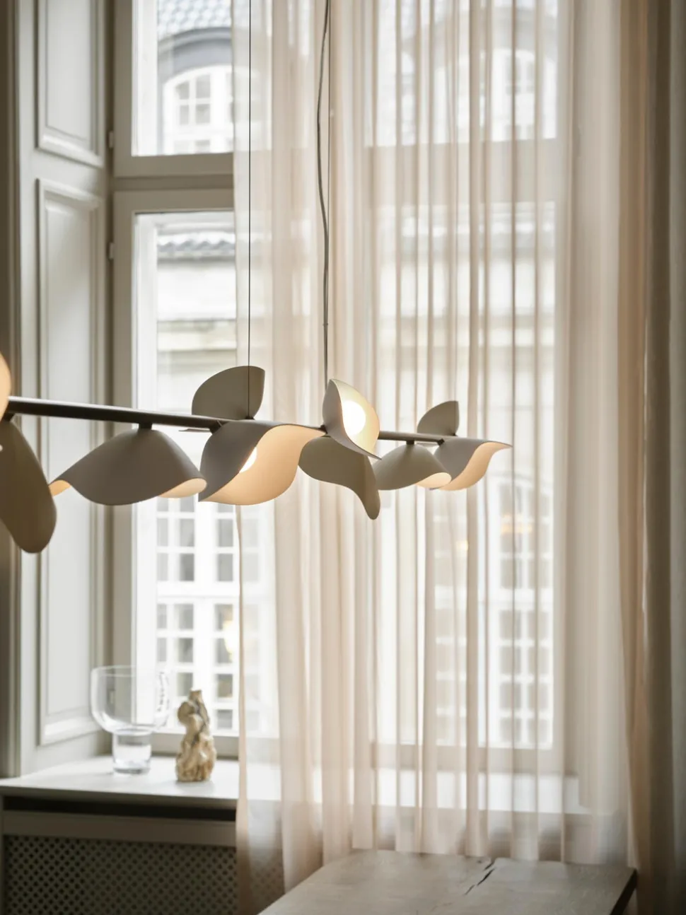 Florii 5 Linear Taklampa | Dark Bronze/White