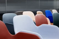 Form Karmstol Klädd | Krom
