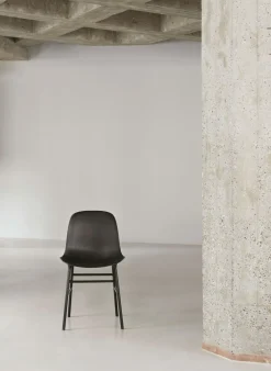 Form Stol Oklädd | Valnöt