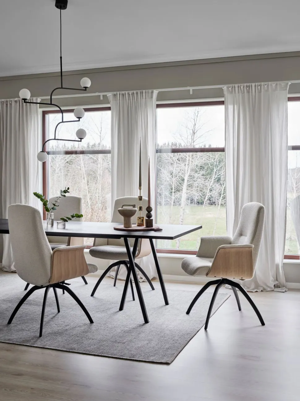 Freetime Stol med Skal | Snurrfot i Aluminium