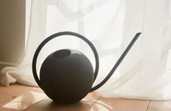 Globe Vattenkanna | Svart