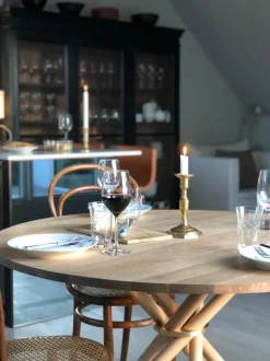 Hector Matbord Runt Ø120 | Mörk Ek, Mässingsring