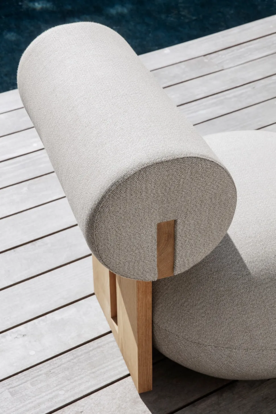 Hippo Lounge Chair Outdoor | Sunbrella Savane Whisper