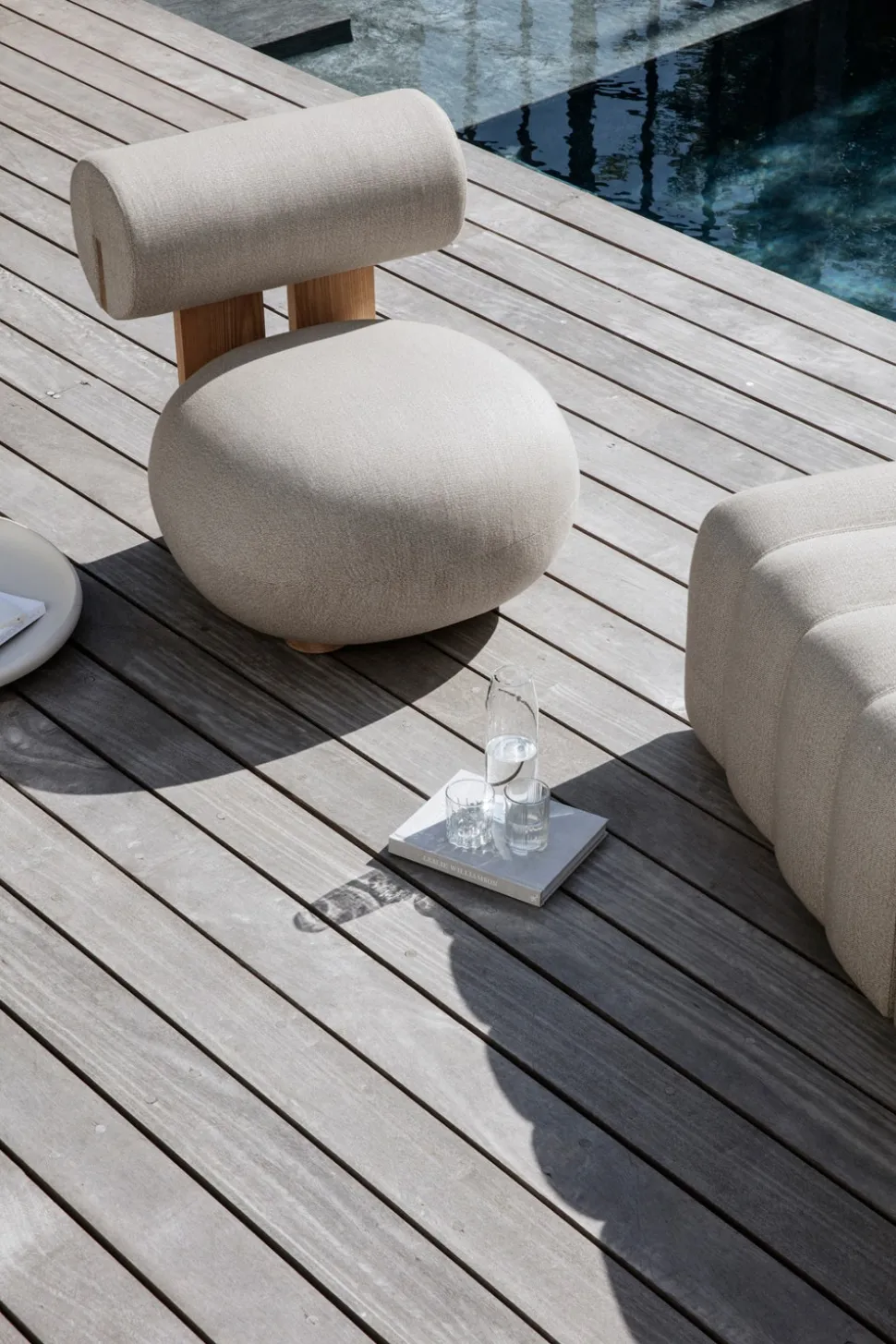 Hippo Lounge Chair Outdoor | Sunbrella Savane Whisper