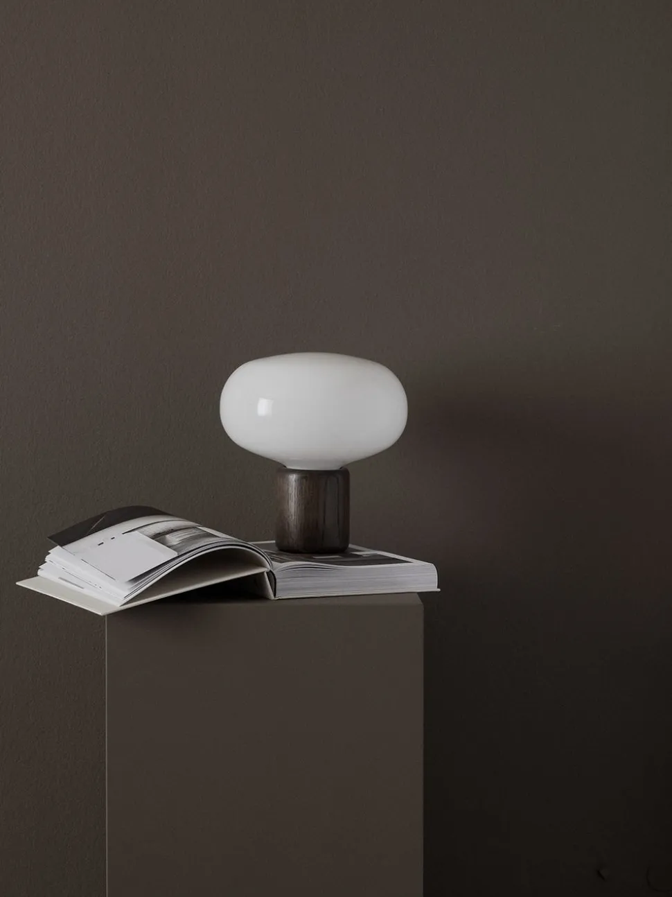 Karl-Johan bordslampa Rökt Ek