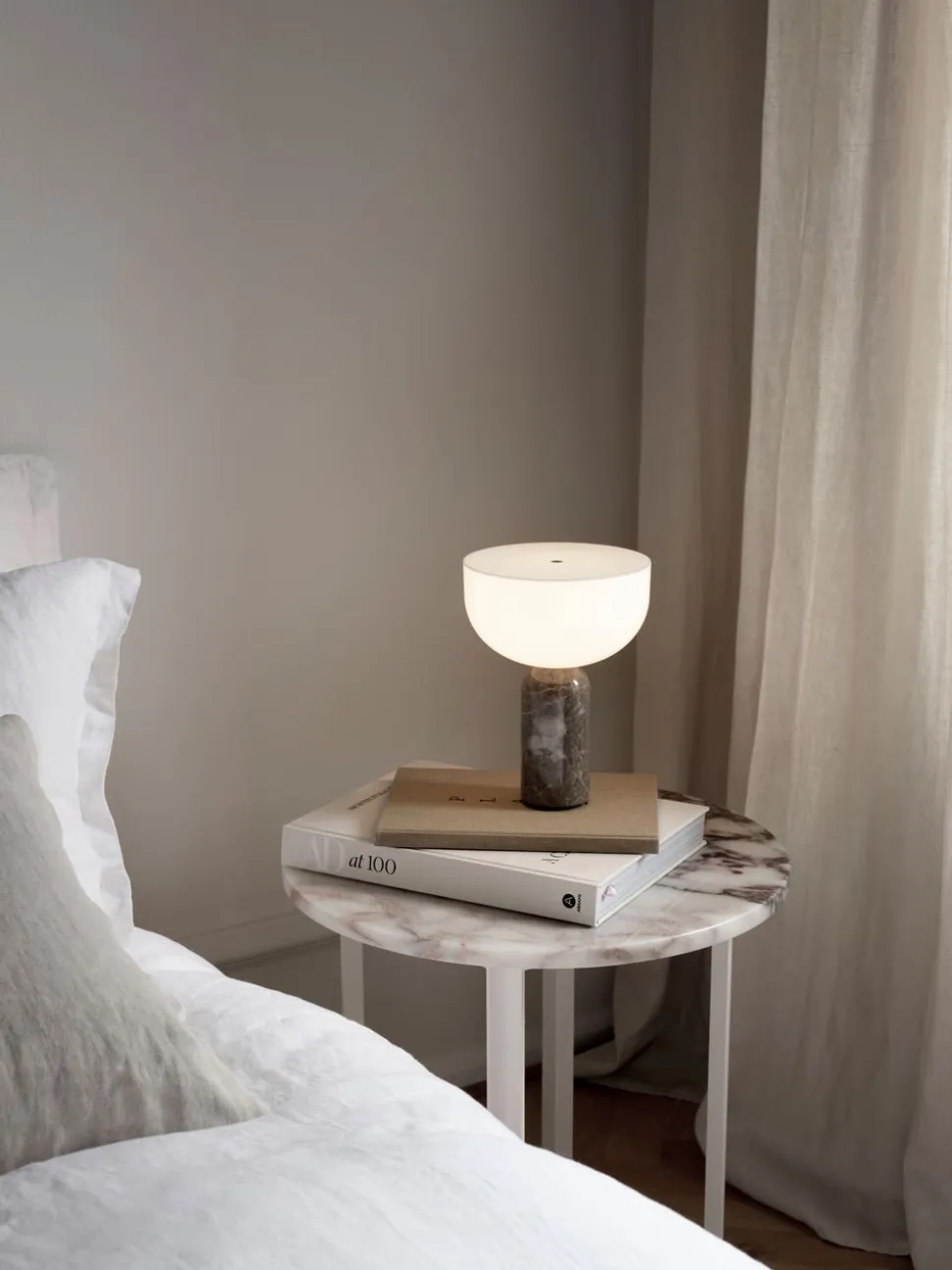 Kizu Portabel Bordslampa | Gris du Marais Marmor