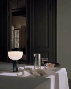 Kizu Portabel Bordslampa | Svart Marmor