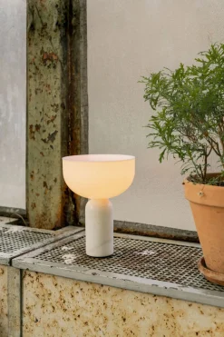 Kizu Portabel Bordslampa | Vit Marmor