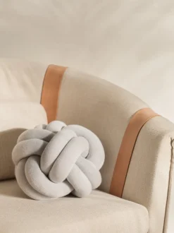 Knot Cushion | White-Grey