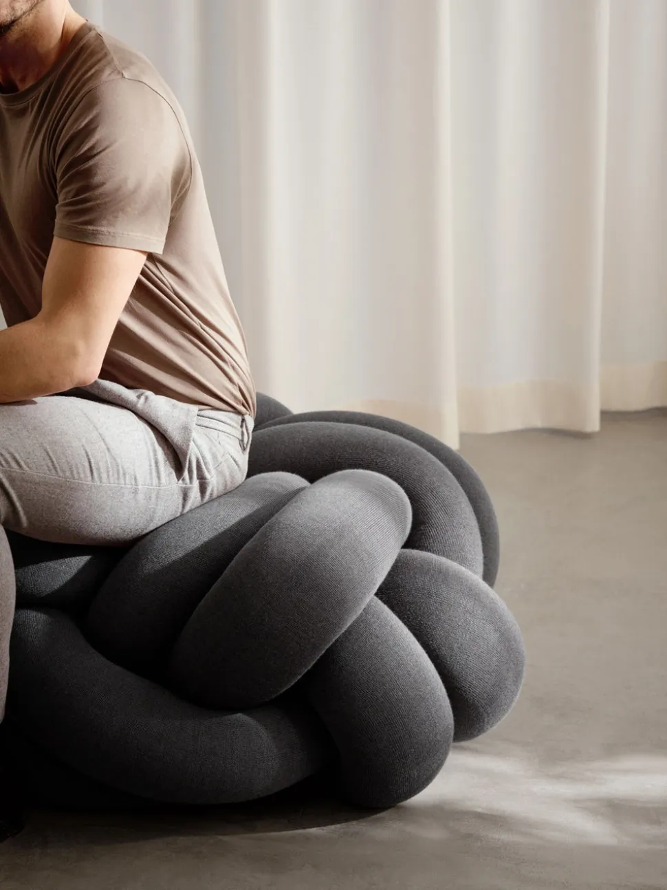 Knot Cushion XL | Grey