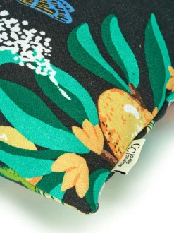 Kuddfodral Botanical Cherry Svart