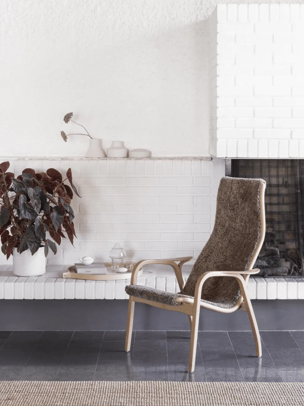Lamino fåtölj Lackad bok | Fårskinn Scandinavian Grey