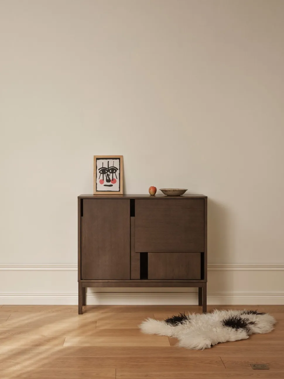 Layer Sideboard med ben | Dark Oak