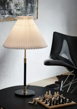 Le Klint 352 Bordslampa