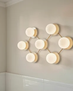 Liila 7 Vägglampa | Nordic Gold/Opal