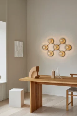Liila 7 Vägglampa | Nordic Gold/Optic Clear