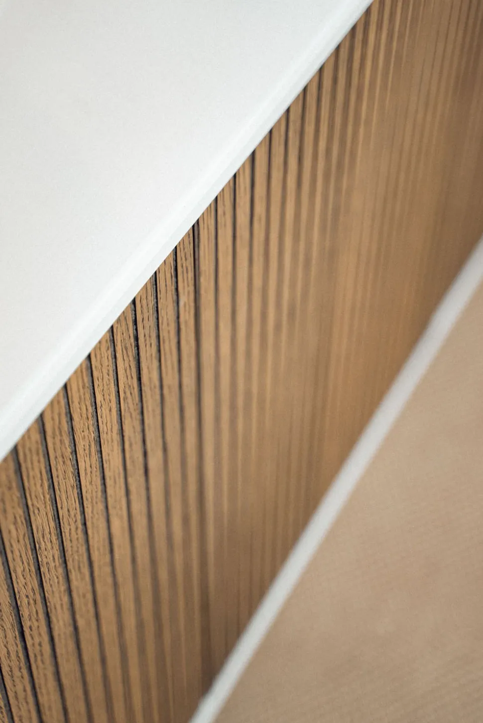 Line Skänk Burned Walnut/ White | 4 Dörrar