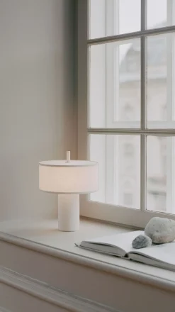 Margin Portabel Lampa | Vit Canvas