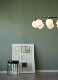 Miira 8 Circular Ljuskrona | Dark Bronze/Opal