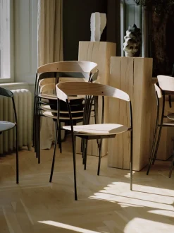 Missing Chair Karmstol Svart Ek