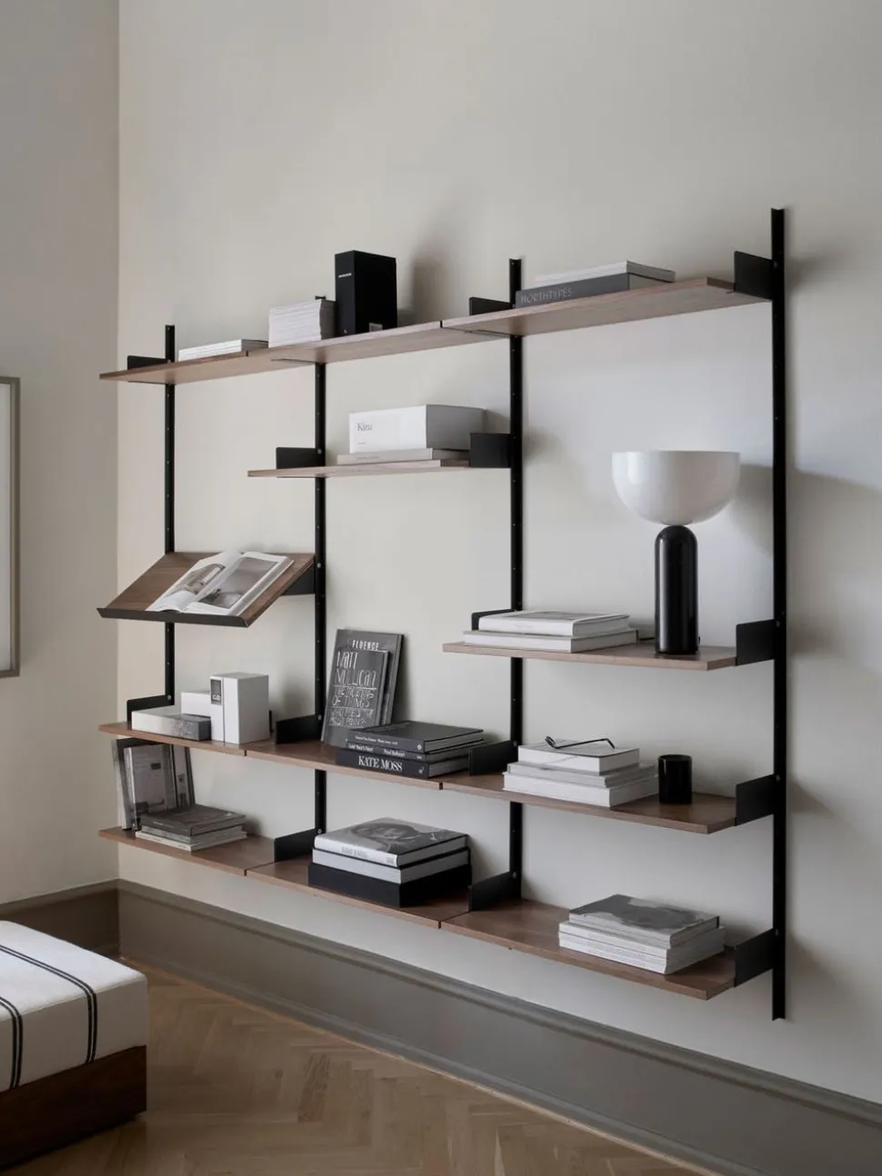 New Works Display Hylla 1900 | Valnöt/ Svart