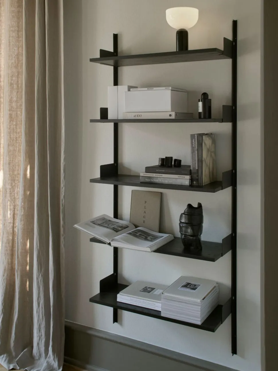 New Works Hylla 1900 | Svart