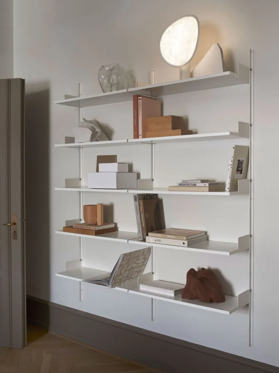 New Works Library Hylla 1900 | Vit